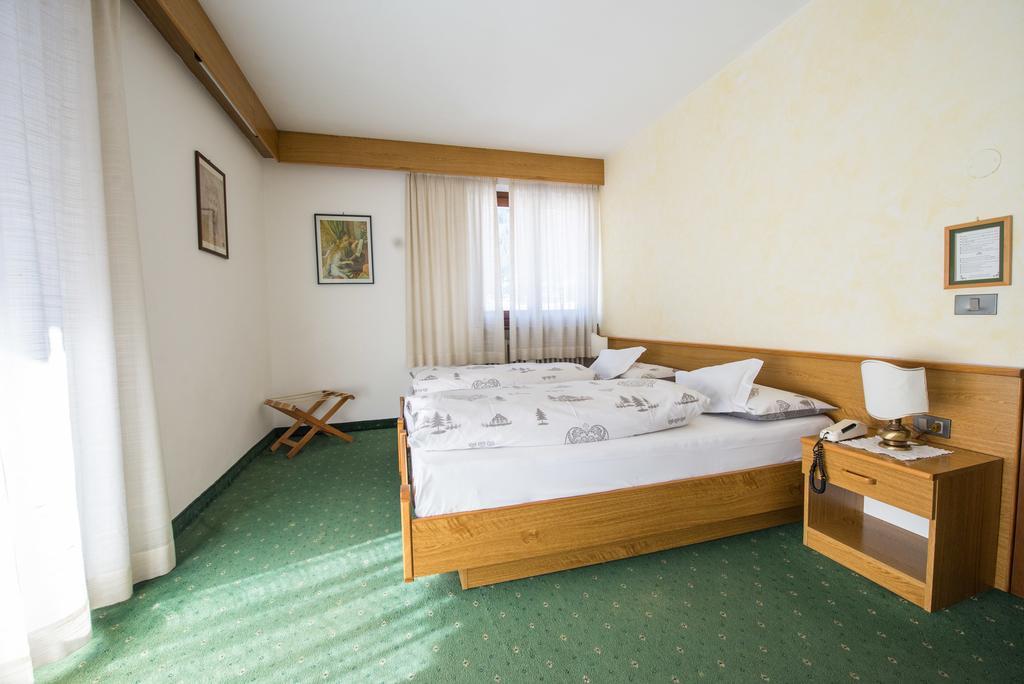 Garni Bucaneve Madonna Kamer foto