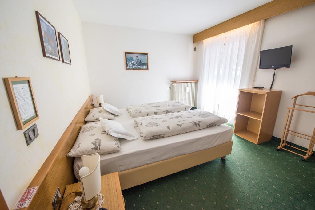 Garni Bucaneve Madonna Kamer foto