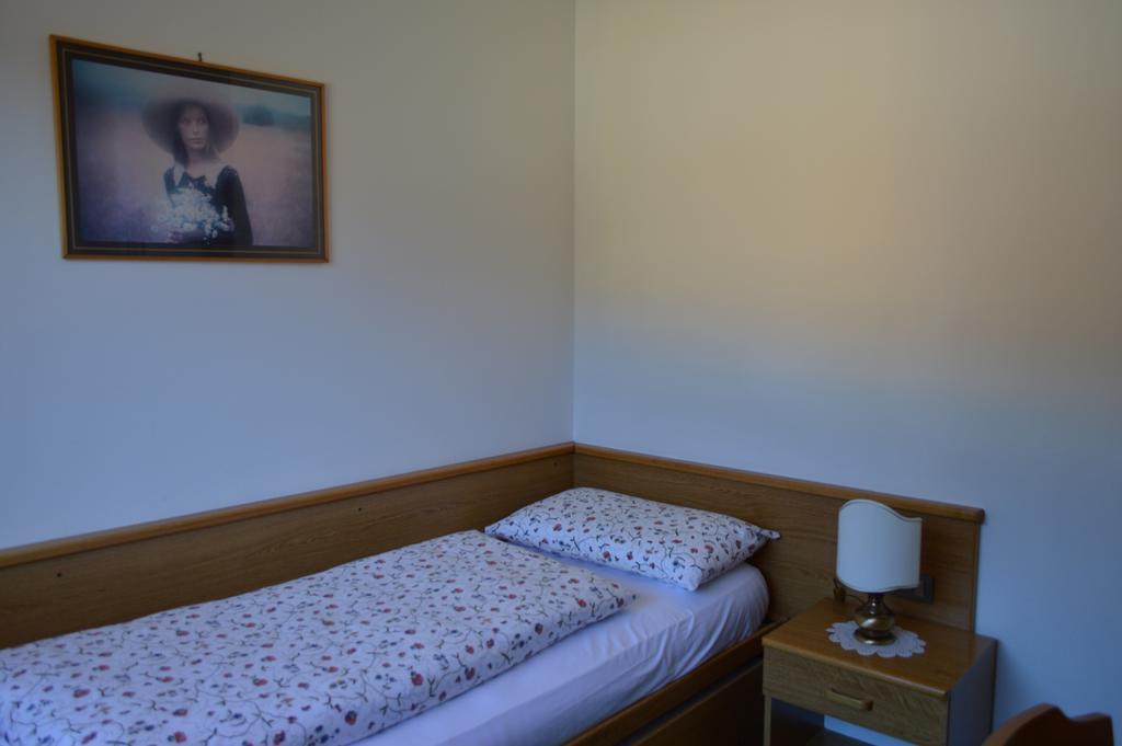 Garni Bucaneve Madonna Kamer foto